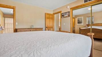 4 chambres, lit parapluie, Wi-Fi, draps fournis