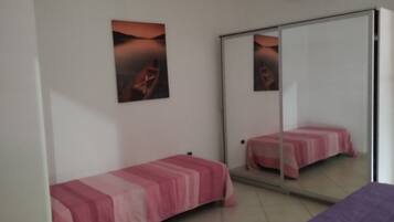 2 bedrooms, free WiFi, bed sheets