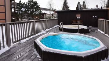 Bañera de hidromasaje exterior