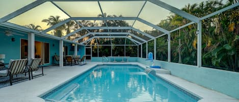 Een verwarmd zwembad