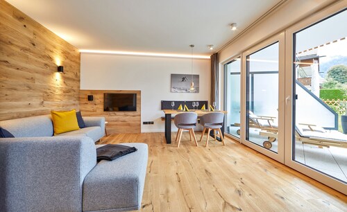 Hubertus 13 - helle Wohnung im modernen Alpenstil mit großer Terrasse und Garten