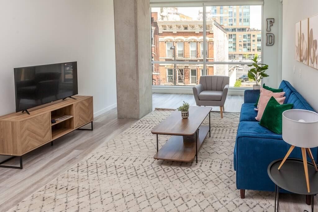 Frontdesk | Spacious 1 BR in Business District