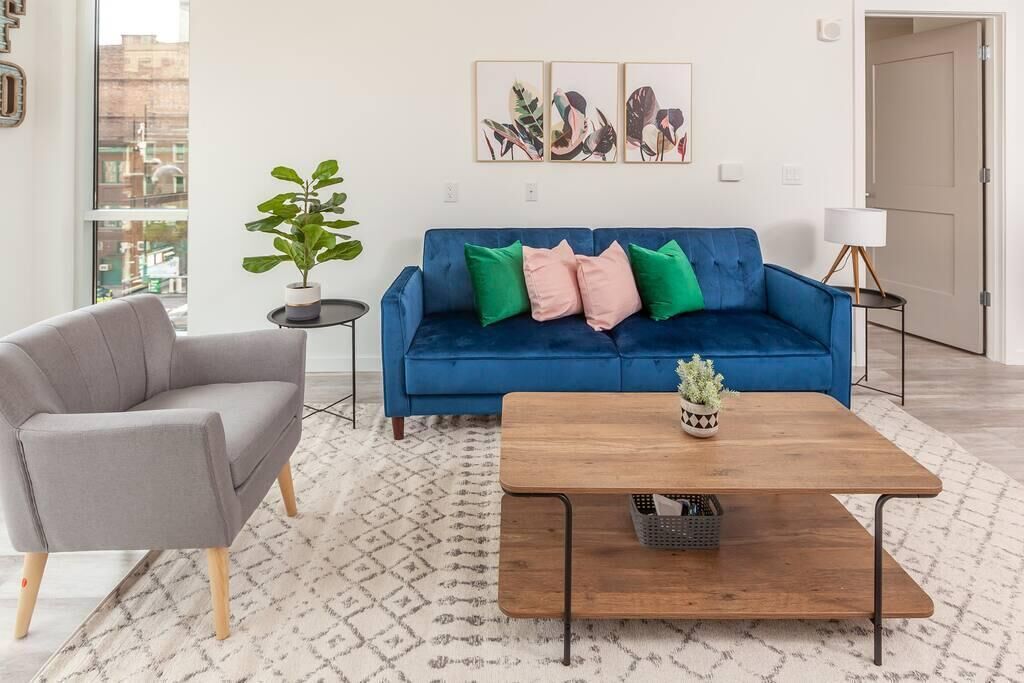 Frontdesk | Spacious 1 BR in Business District