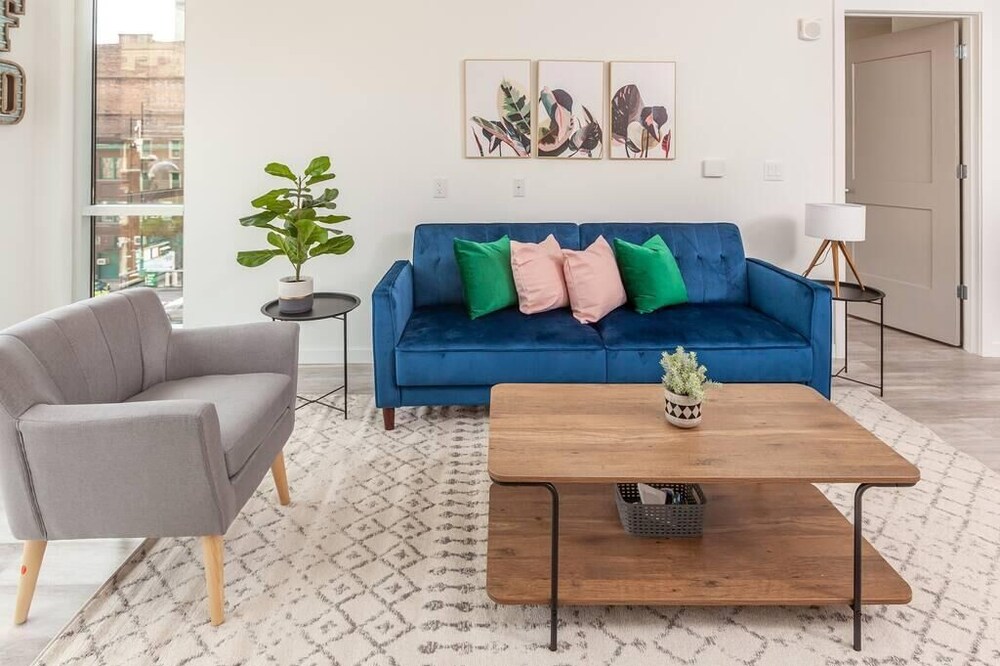 Frontdesk | Spacious 1 BR in Business District