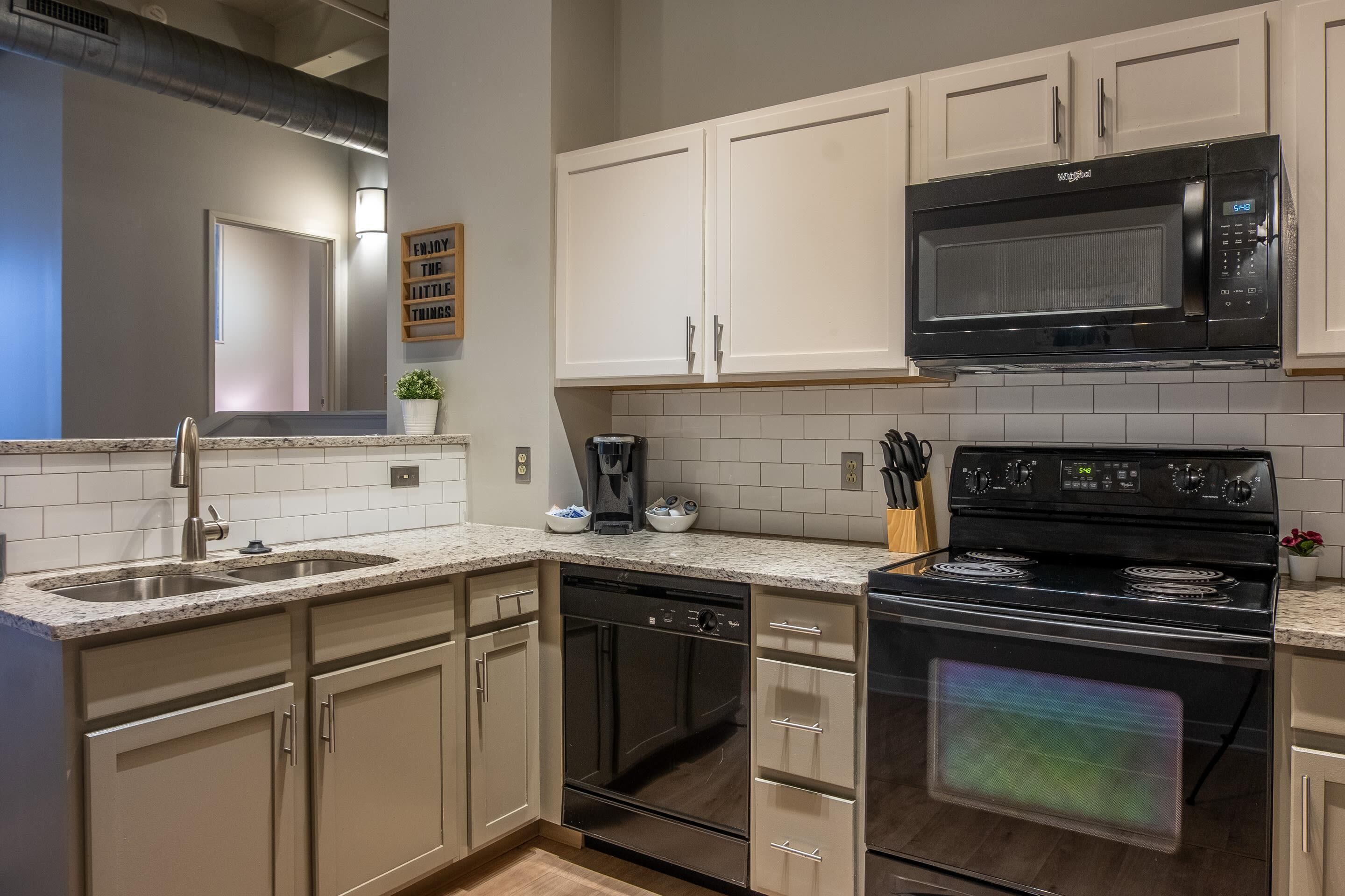 Frontdesk | Bright and Open 2 BR Apt