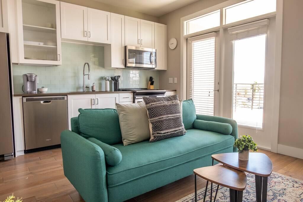 Frontdesk | Bright 1 BR Apt in Old Town Scottsdale