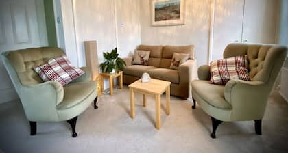 Peaceful 2 bedroom granite country dower house