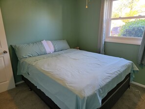 4 bedrooms, free WiFi, bed sheets