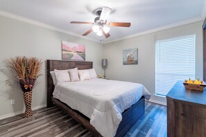 2 bedrooms, iron/ironing board, free WiFi, bed sheets