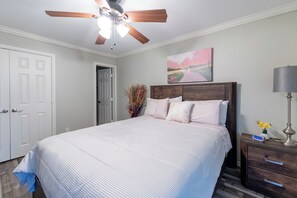 2 bedrooms, iron/ironing board, free WiFi, bed sheets - Looking for a special getaway place to spend your weekend or family vacation. (Montgomery)