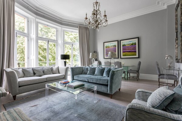 Televisión, chimenea