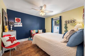 5 bedrooms, desk, iron/ironing board, travel cot - Family beach house w/ pool: 30A/Pier Park, Dog friendly, Golf Cart, West End PCB (Panama City Beach)