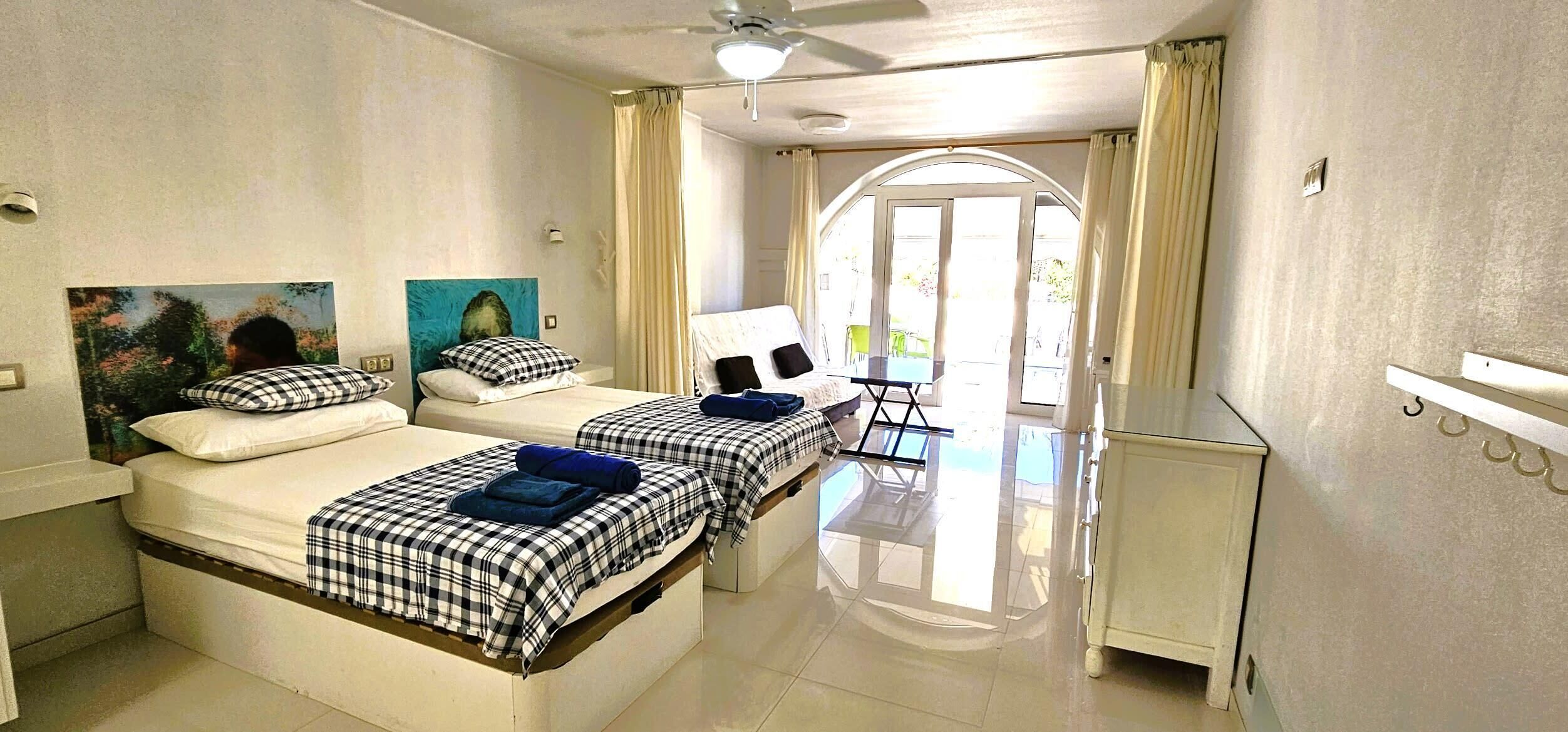 Apartment in Paraiso Royal complex