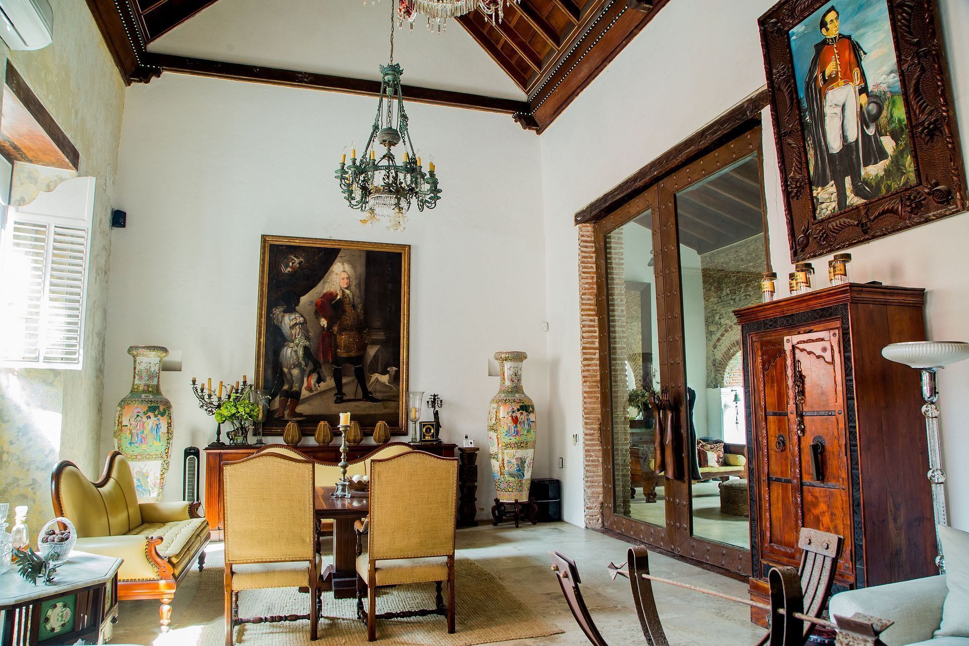 Car054 - Beautiful colonial house in the Old City, Cartagena