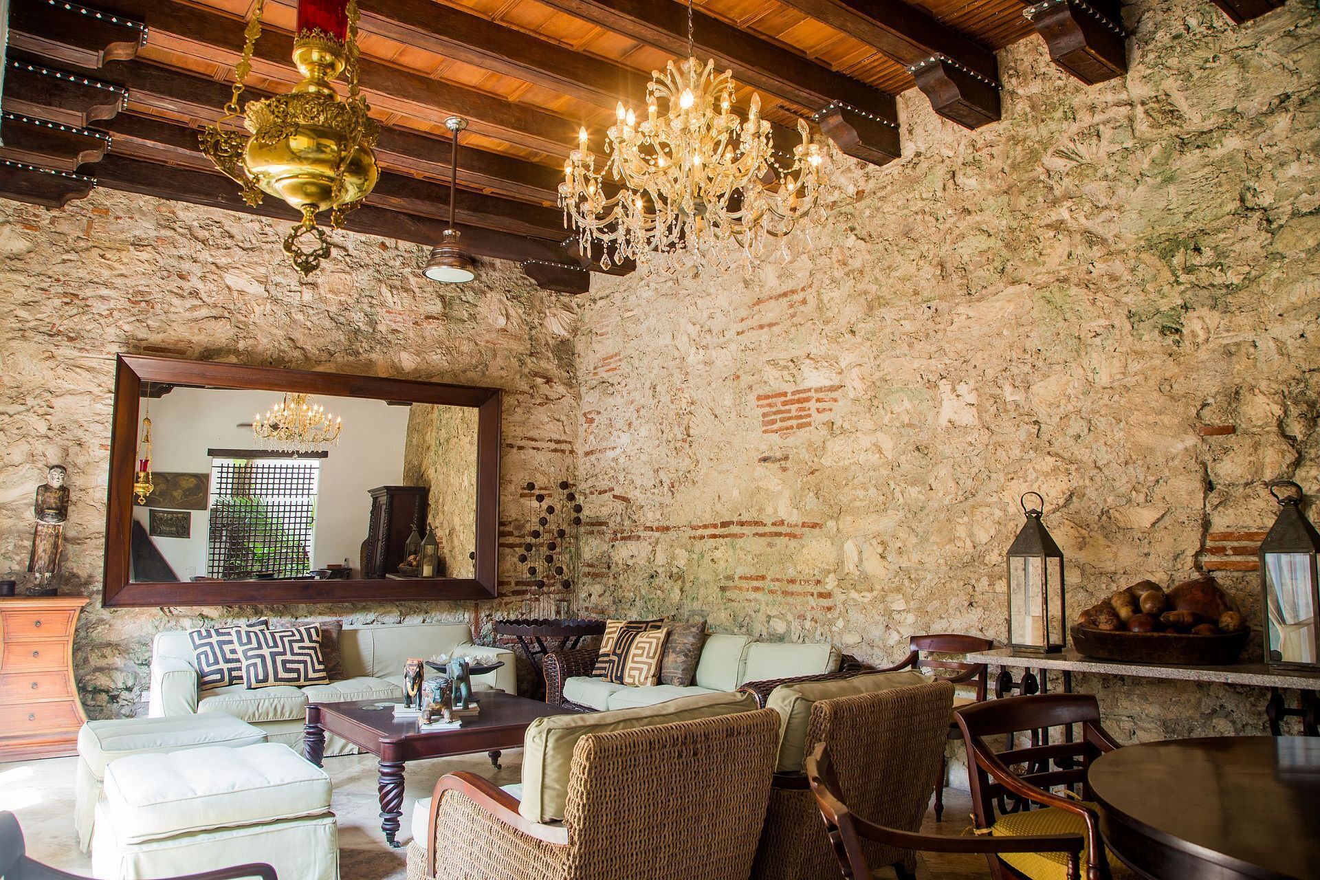 Car054 - Beautiful colonial house in the Old City, Cartagena