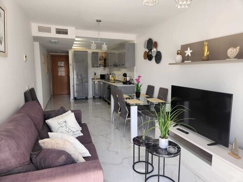 Ático con Piscina Privada en Primera Línea de Vera-playa