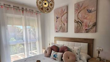 2 bedrooms, iron/ironing board, free WiFi, bed sheets