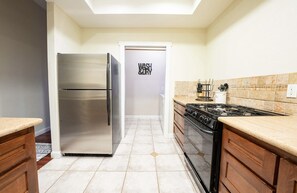 Kühlschrank, Mikrowelle, Geschirrspüler