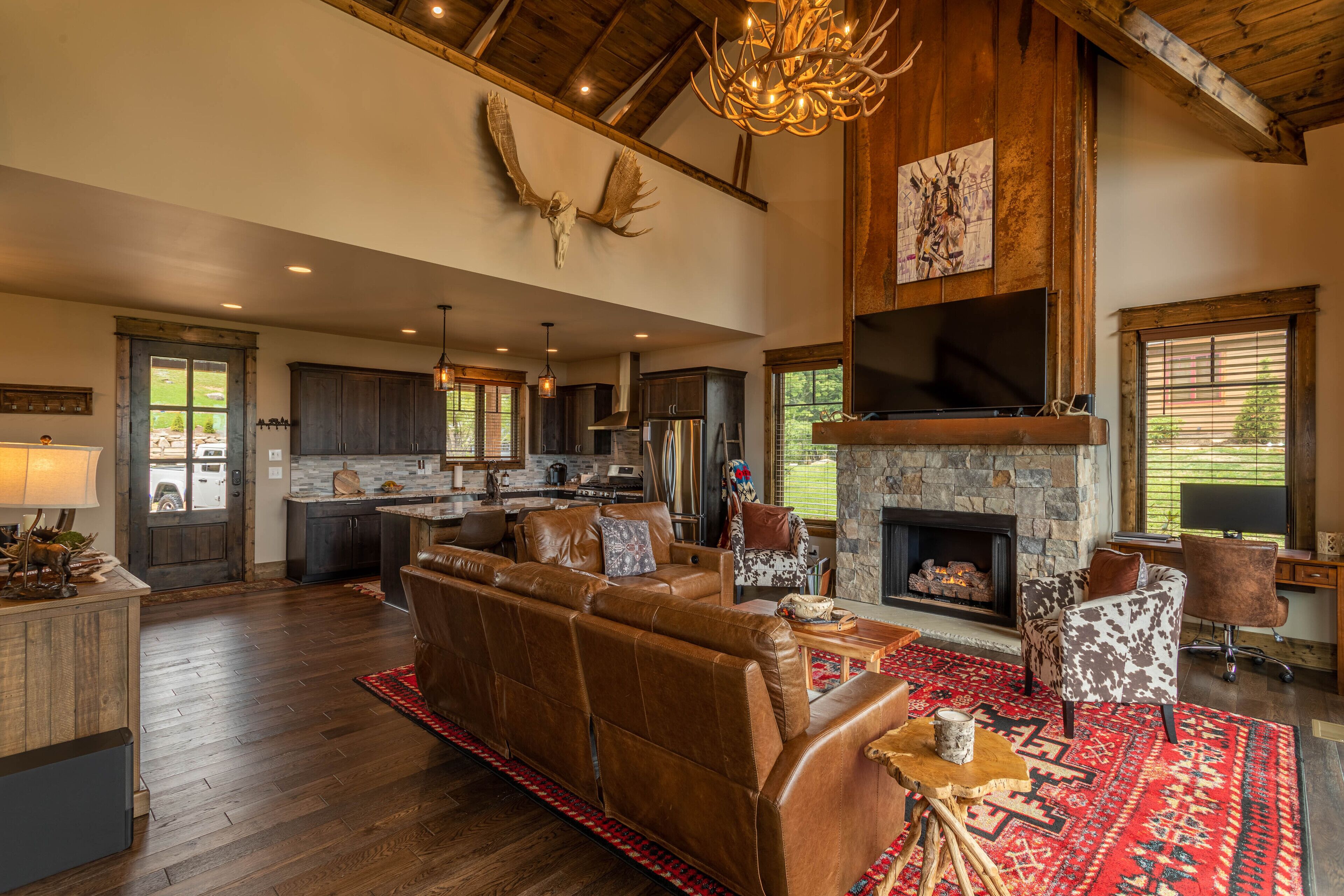 Eagles Overlook -  pet friendly Eagles Nest home with pool table, views, fire pit