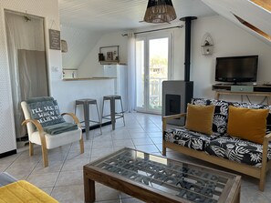 Smart TV, fireplace, books - Le Cosy Home 3*** Apartment in house near Annecy (La Balme-de-Sillingy)