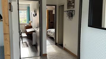 3 soverom, skrivebord, lydisolert og strykejern/-brett