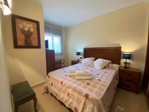 3 bedrooms, iron/ironing board, travel cot, free WiFi