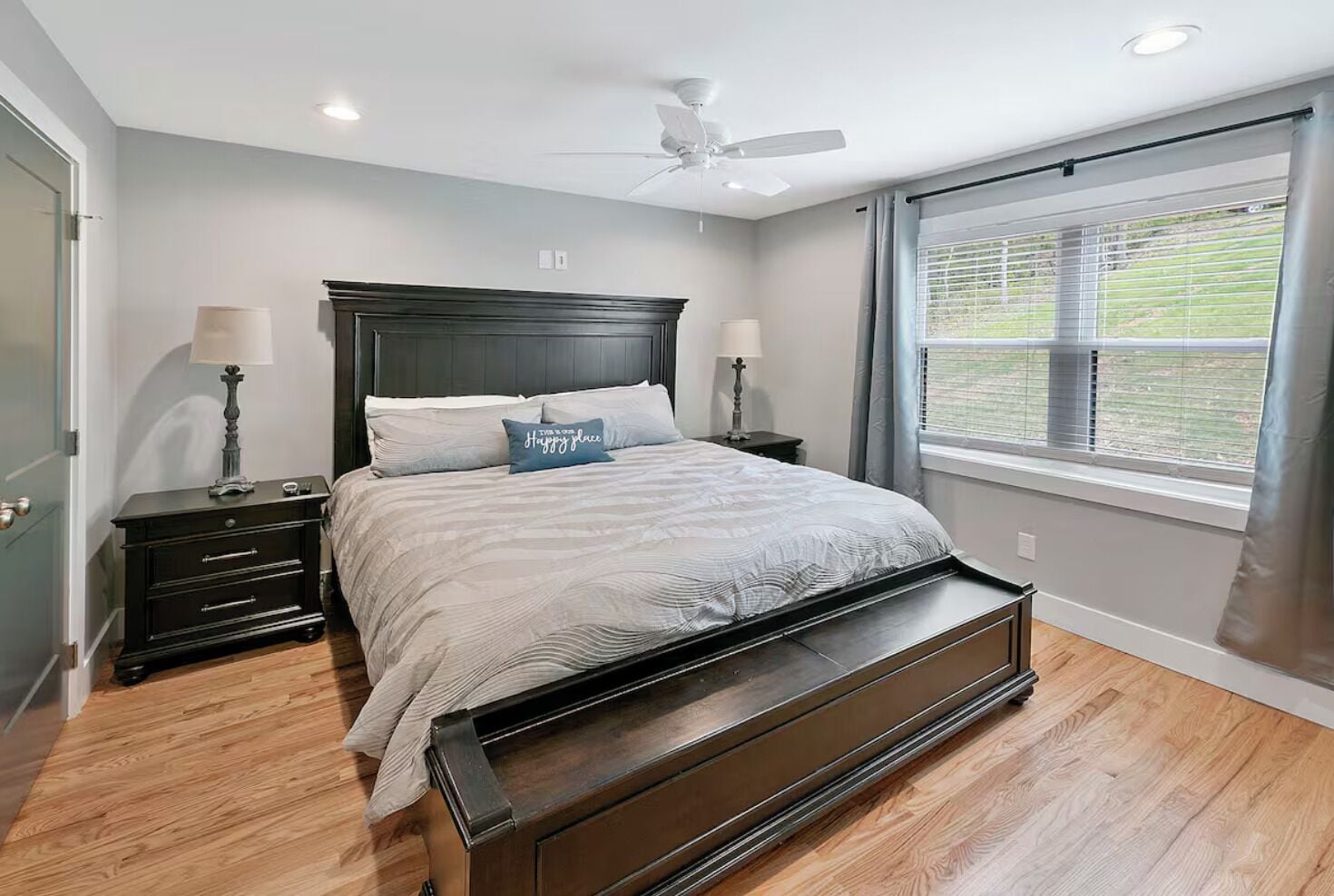 5 bedrooms, WiFi, bed sheets