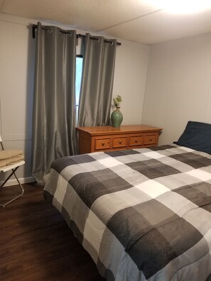 2 bedrooms, iron/ironing board, free WiFi, bed sheets - Enjoy the charm of Rush Kentucky on a quite and relax setting or go off-roading  (Rush)