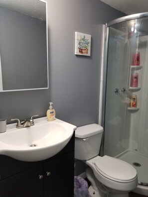 Shower, hair dryer, towels, soap - Enjoy the charm of Rush Kentucky on a quite and relax setting or go off-roading  (Rush)