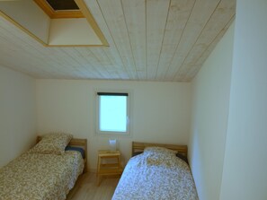 3 عدّة غرف نوم ومكواة/لوح كي وسرير سفر وواي فاي