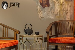 Interior - Opium Den by Justine Apartments (Madrid)