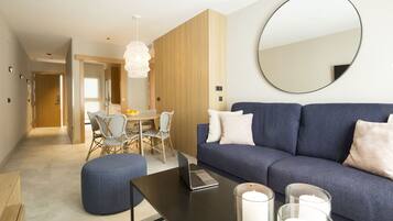 Brankas, meja kerja, kedap suara, dan Wi-Fi gratis