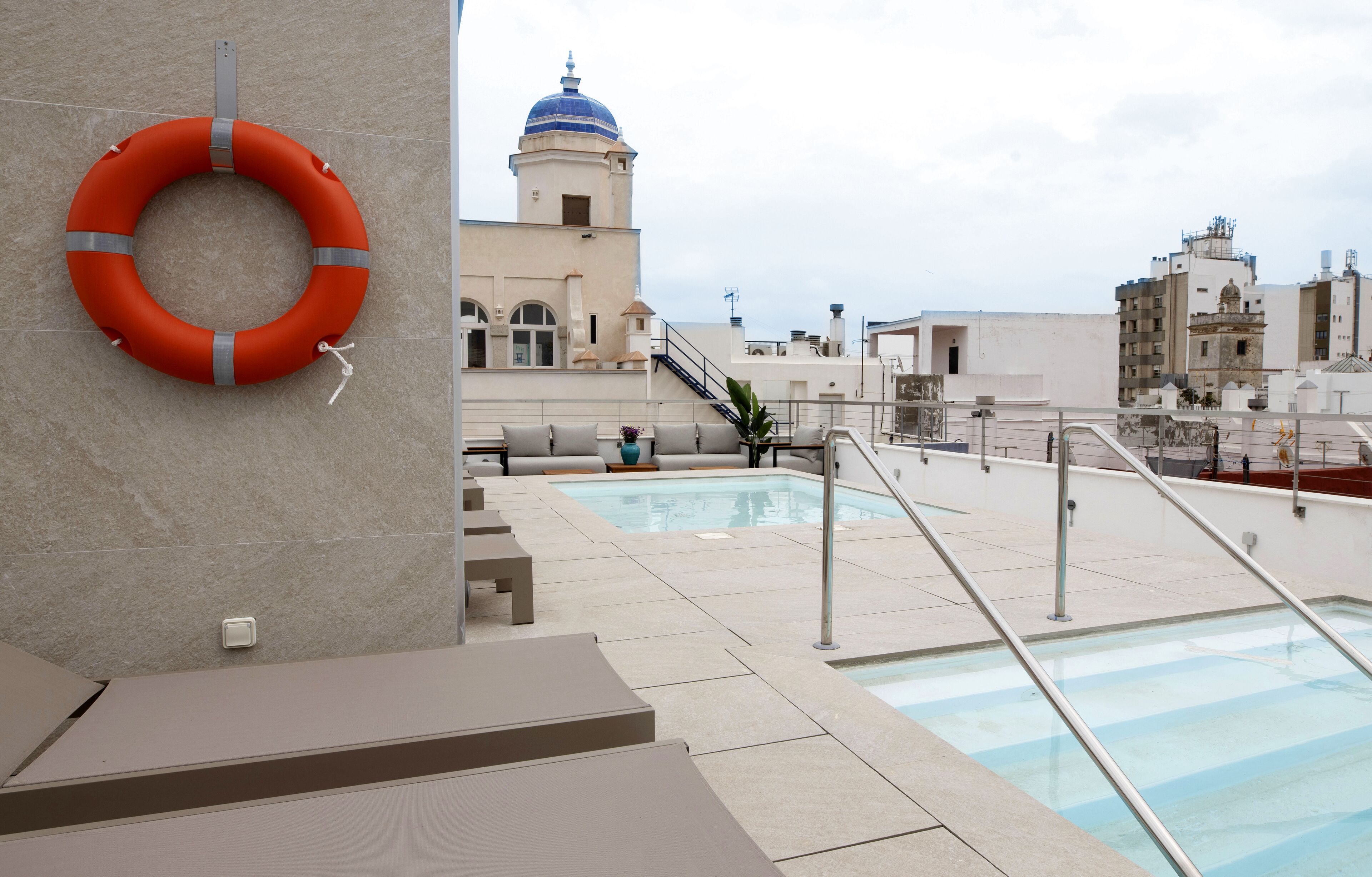 Piscina externa sazonal