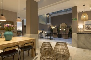 Lobby sitting area - Goodnight Cádiz Apartments (Cádiz)