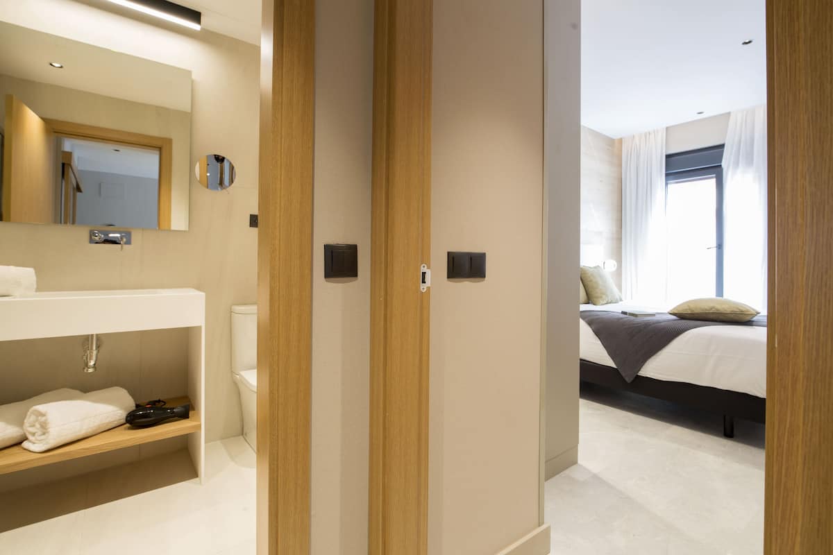 Coffres-forts dans les chambres, bureau, chambres insonorisées