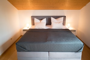 2 chambres, bureau, fer et planche à repasser, Wi-Fi gratuit