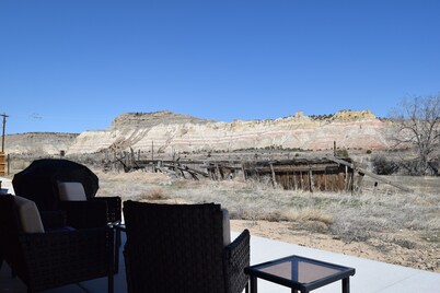 Quaint and spacious cabin in the heart of Bryce Canyon Country 
