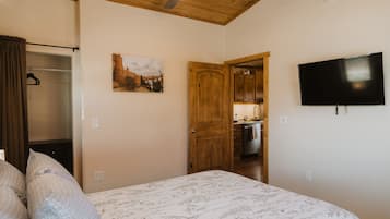 1 bedroom, free WiFi, bed sheets