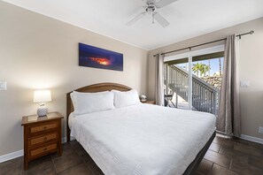 4 habitaciones, tabla de planchar con plancha, cuna de viaje y internet