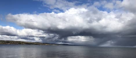 Una playa cerca, toallas de playa