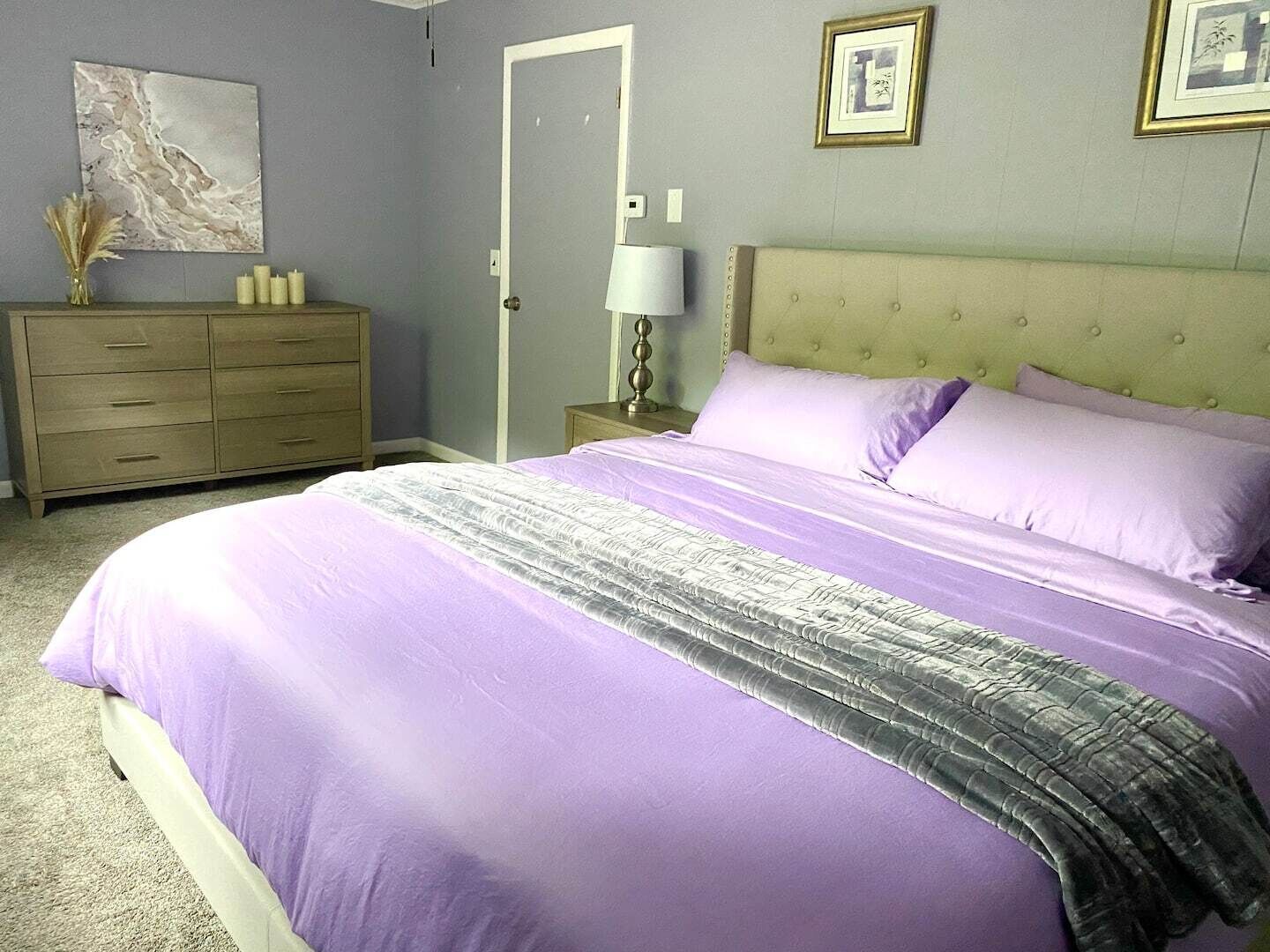 A serene lake house to escape the day-to-day!