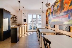 Desayuno todos los días (con cargo)