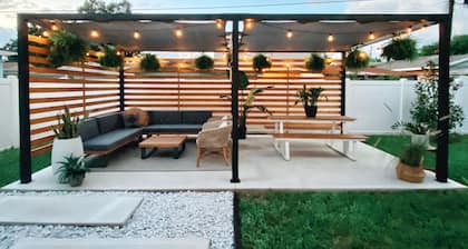 Walking Distance to Raymond James <1 mile
New Modern Home