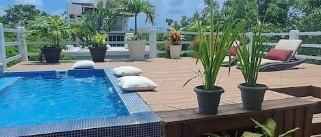 室外游泳池