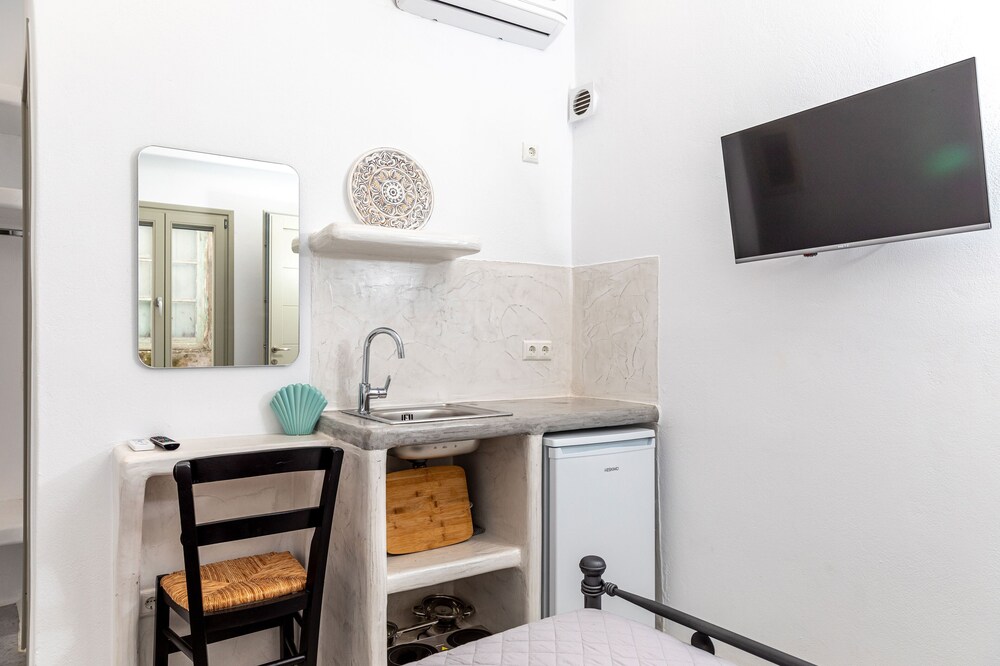 Naxos castle Renata luxury apartments for 2
