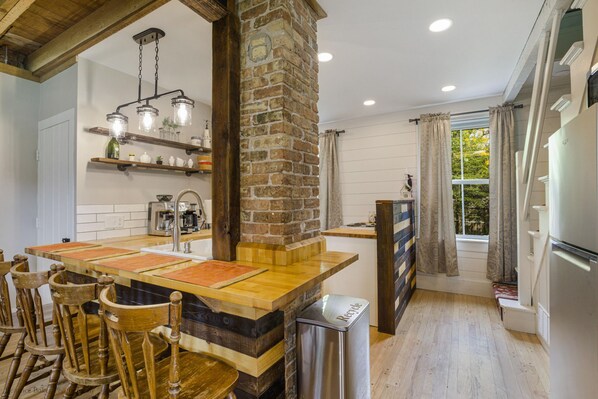 冰箱、微波炉、烤箱、炉灶