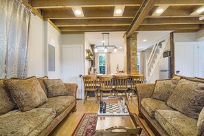 Interior - The Tailor House (Woodstock)