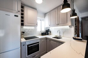 Refrigerador, microondas, horno y lavavajillas 