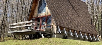 Rustic Cabin Minutes From Okemo - Views of Lake Ninevah, Nestled In Mt. Holly