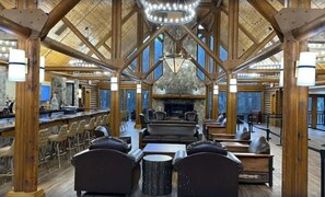 Interior - Amazing large 2-bedroom villa atop the mountain. Sleeps 8, water park included. (Gatlinburg)